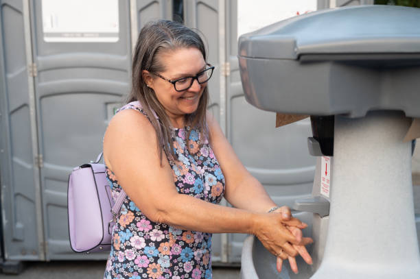 Best Porta potty delivery and setup  in Riverton, WY